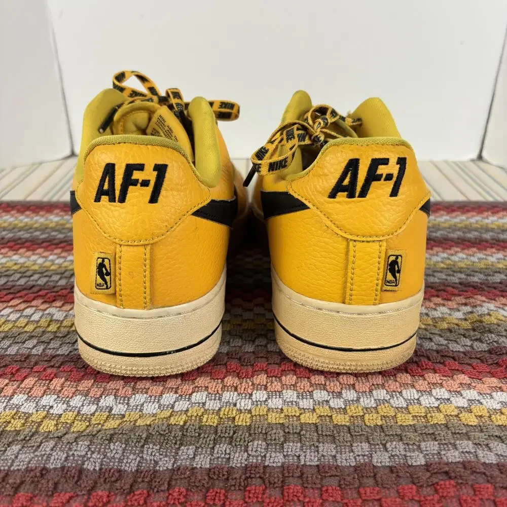 Nike Air Force 1 07 LV8 Shoes Mens Size 11 Yellow Black NBA AF-1 823511-701